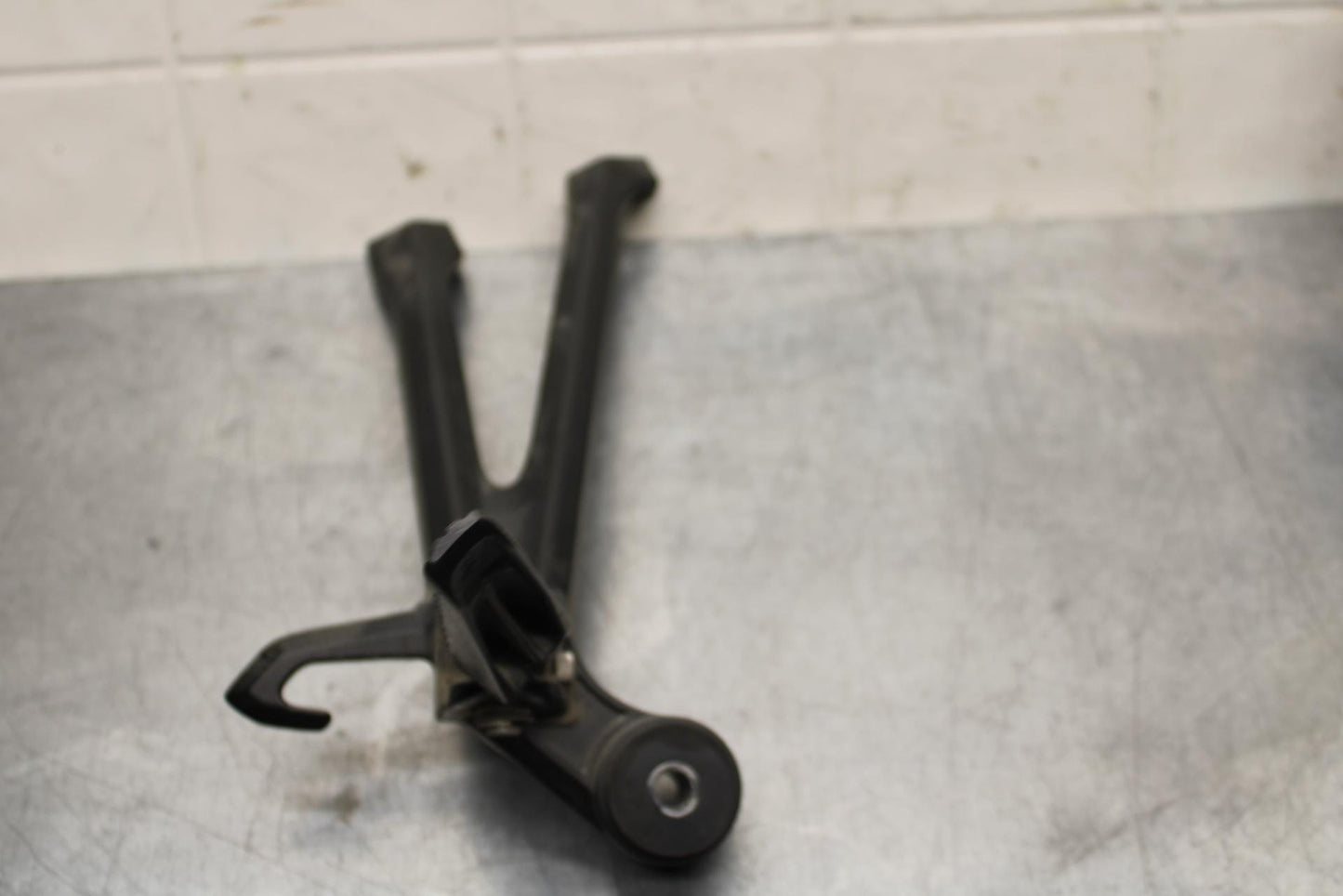 2015 Suzuki GSXR750 RIGHT REAR BACK PASSENGER PEG BB595