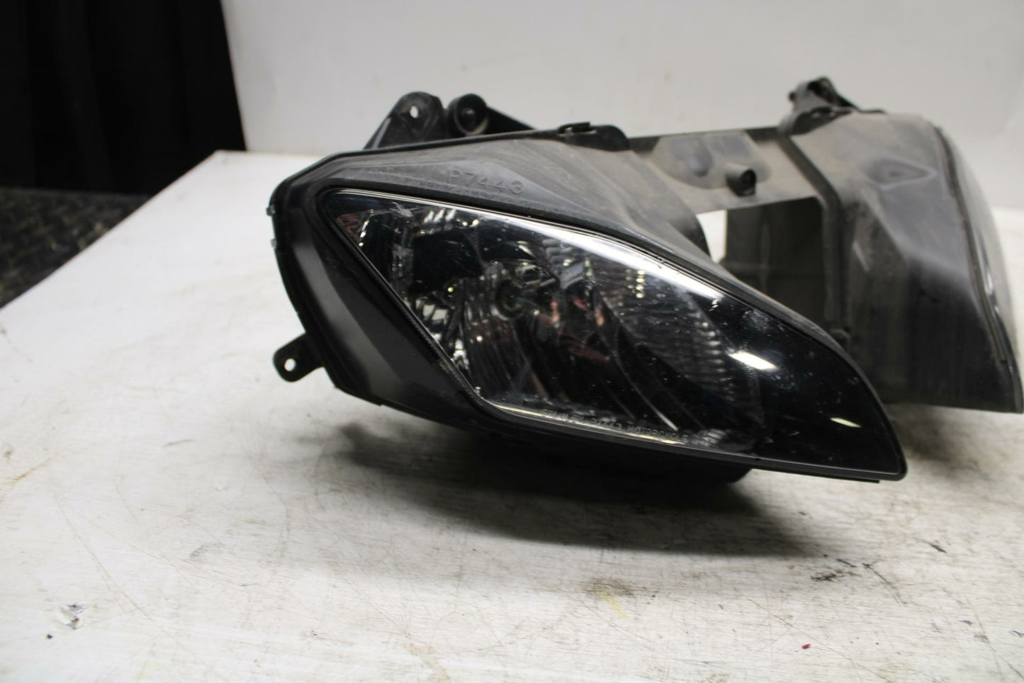 08 YAMAHA YZF R6 2c0 FRONT HEADLIGHT HEAD LIGHT LAMP BB365