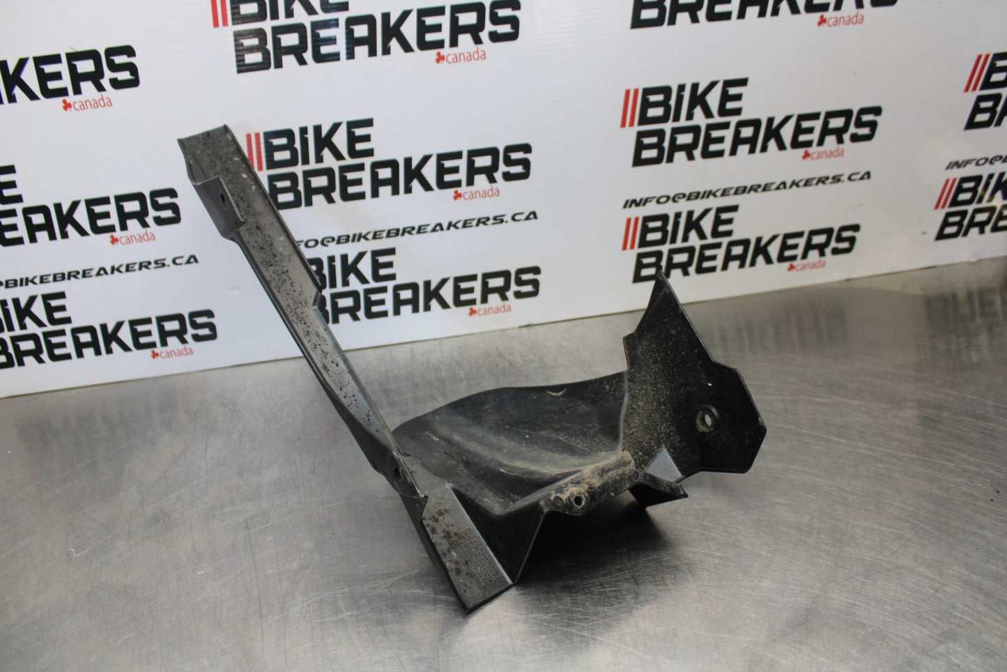 18-23 KAWASAKI NINJA 400 EX400 REAR BACK DRIVE CHAIN GUARD COVER SHIELD BB192