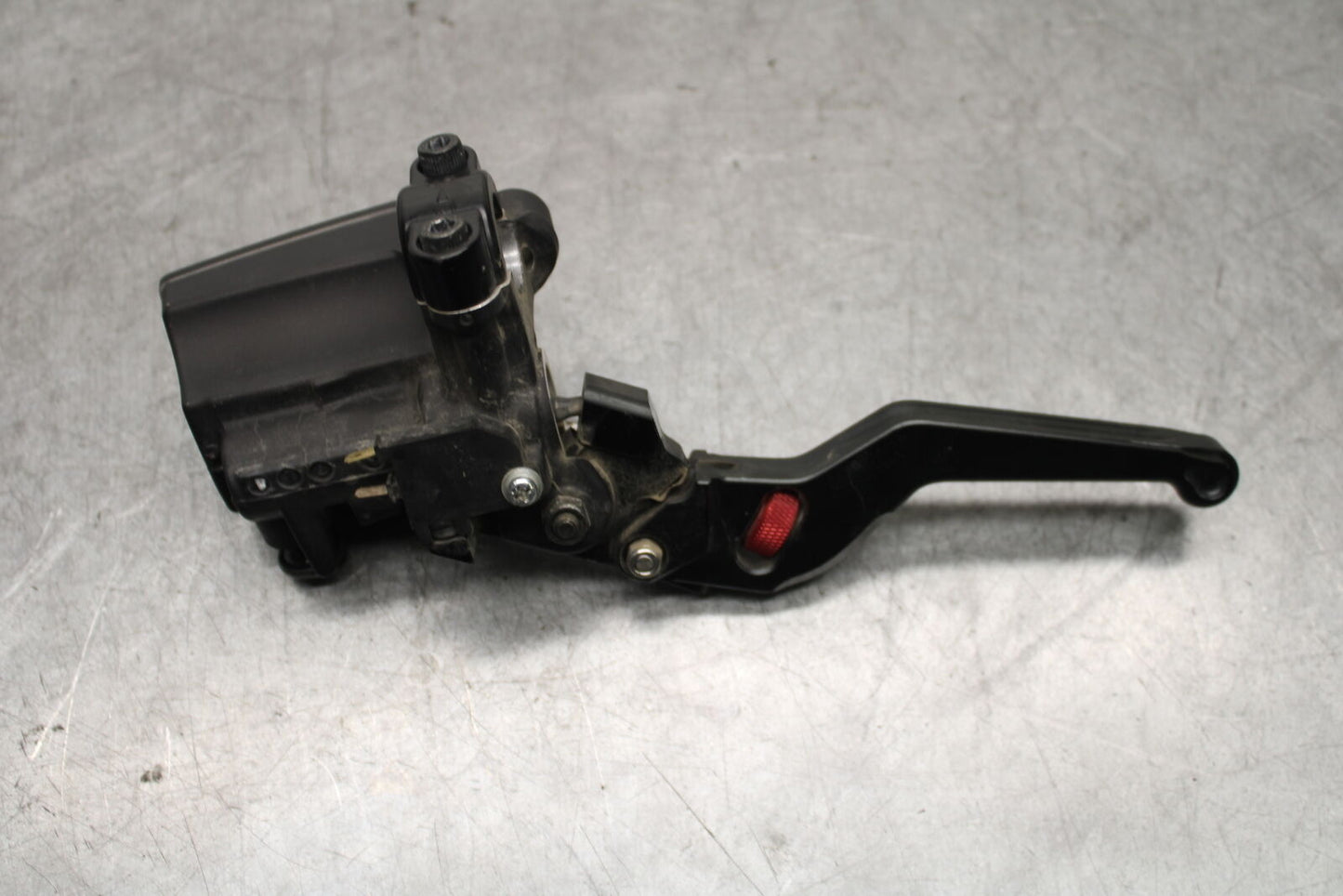 16-21 YAMAHA XSR900 FRONT BRAKE MASTER CYLINDER w/ LEVER BB664