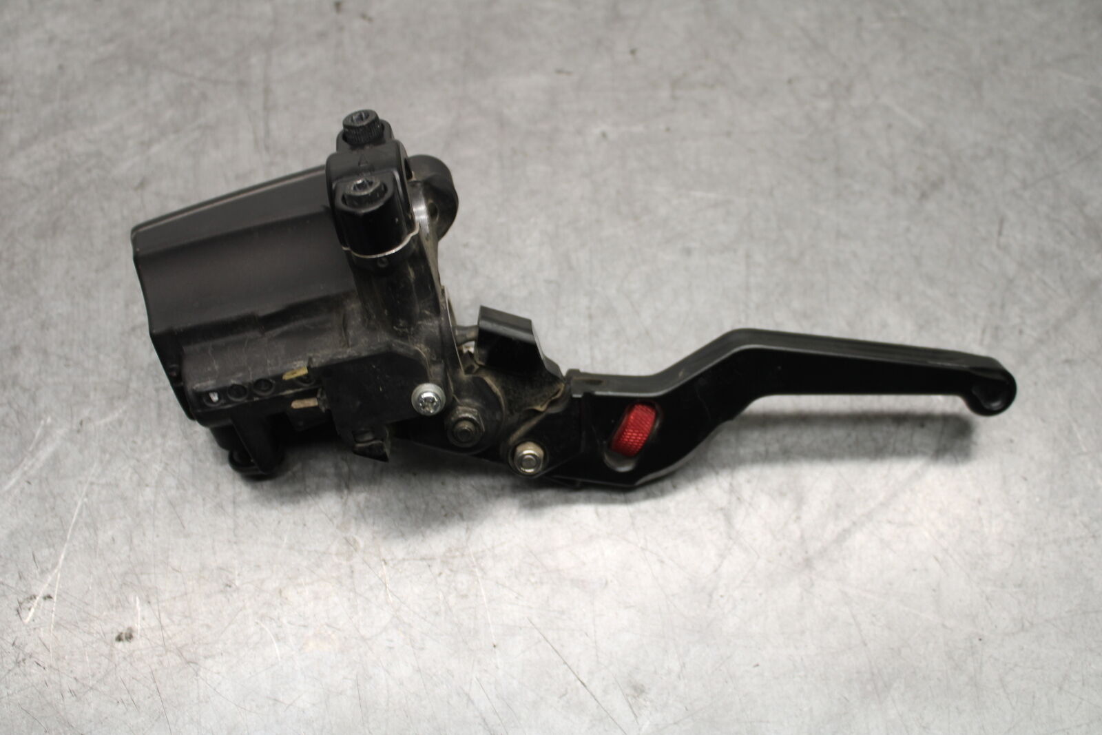 16-21 YAMAHA XSR900 FRONT BRAKE MASTER CYLINDER w/ LEVER BB664