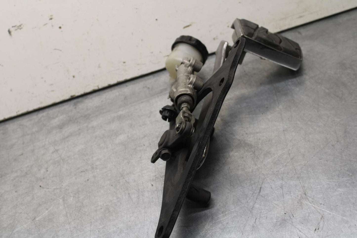 2007 Kawasaki Vulcan 1600 VN1600A Classic REAR BACK BRAKE MASTER CYLINDER  BB616