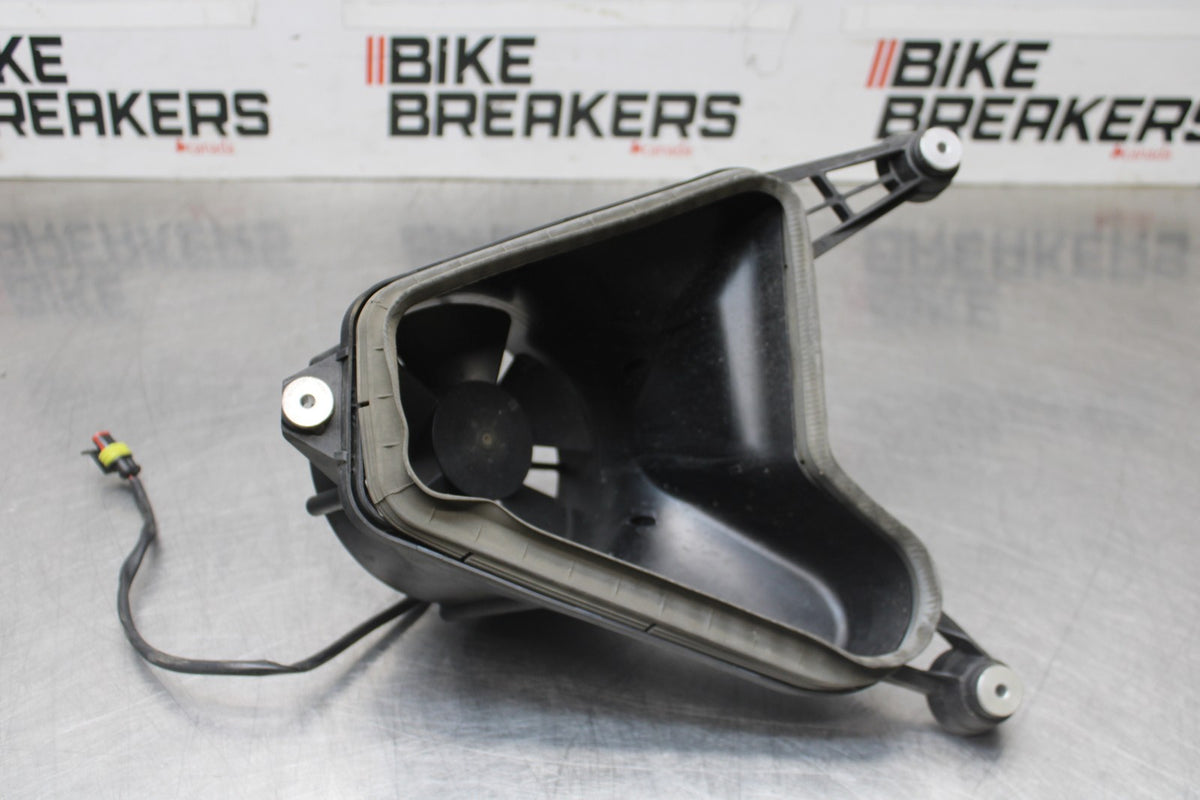 16 DUCATI 959 PANIGALE ENGINE RADIATOR COOLING FAN BB912