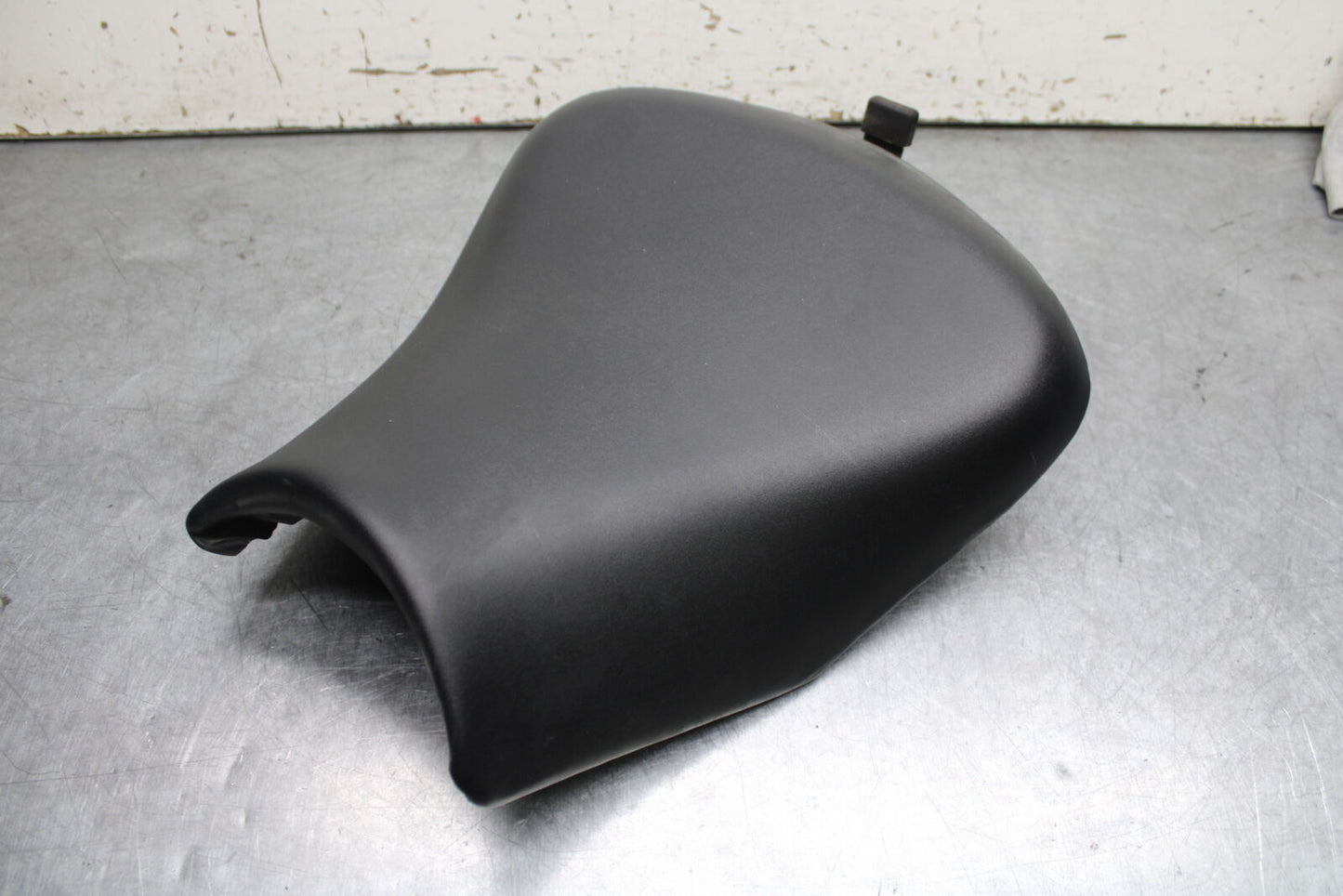 18-24 KAWASAKI NINJA 650 FRONT DRIVERS SEAT PAD SADDLE PILLION BB725