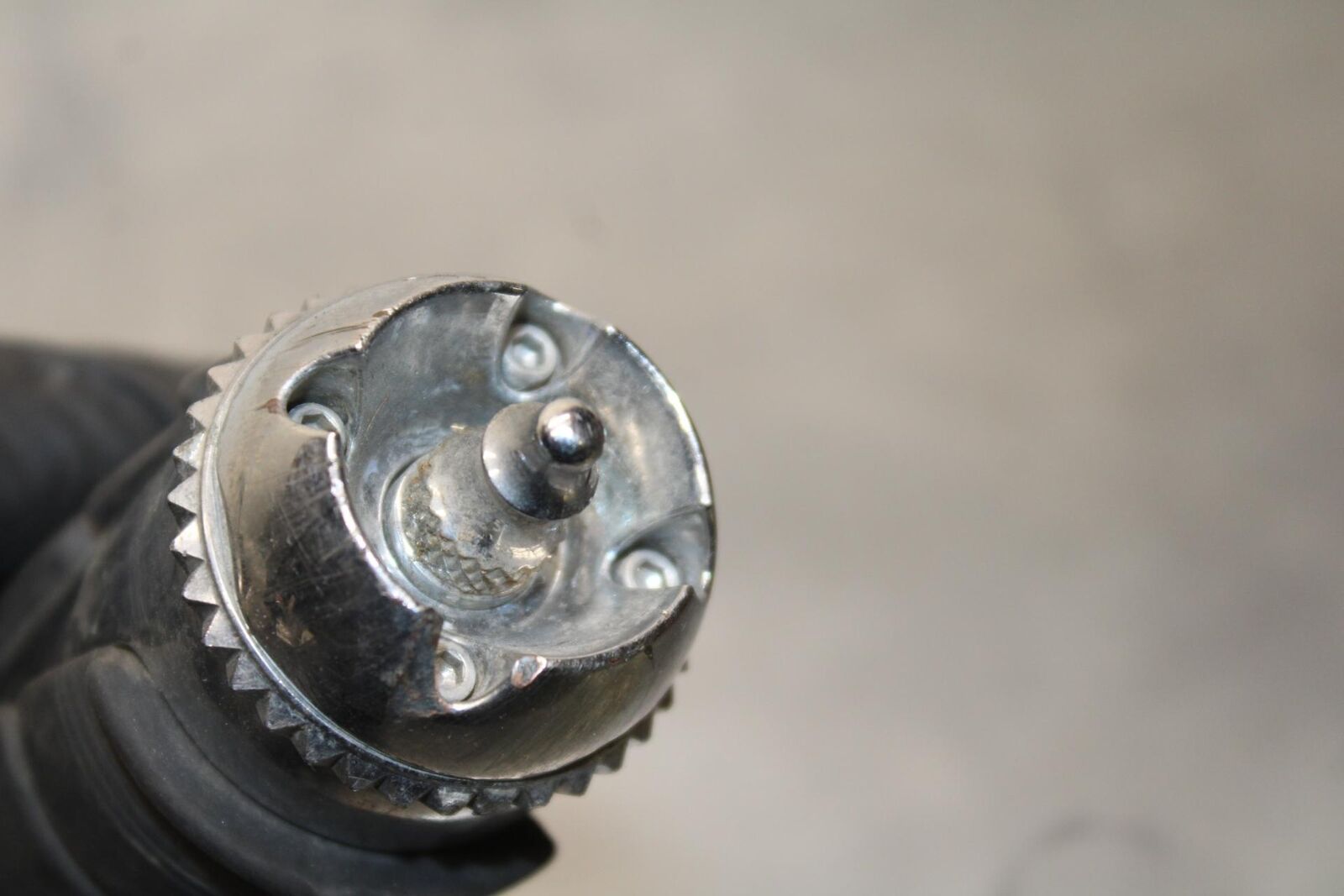 03-08 KAWASAKI VULCAN 1600 RIGHT THROTTLE GRIP BB616