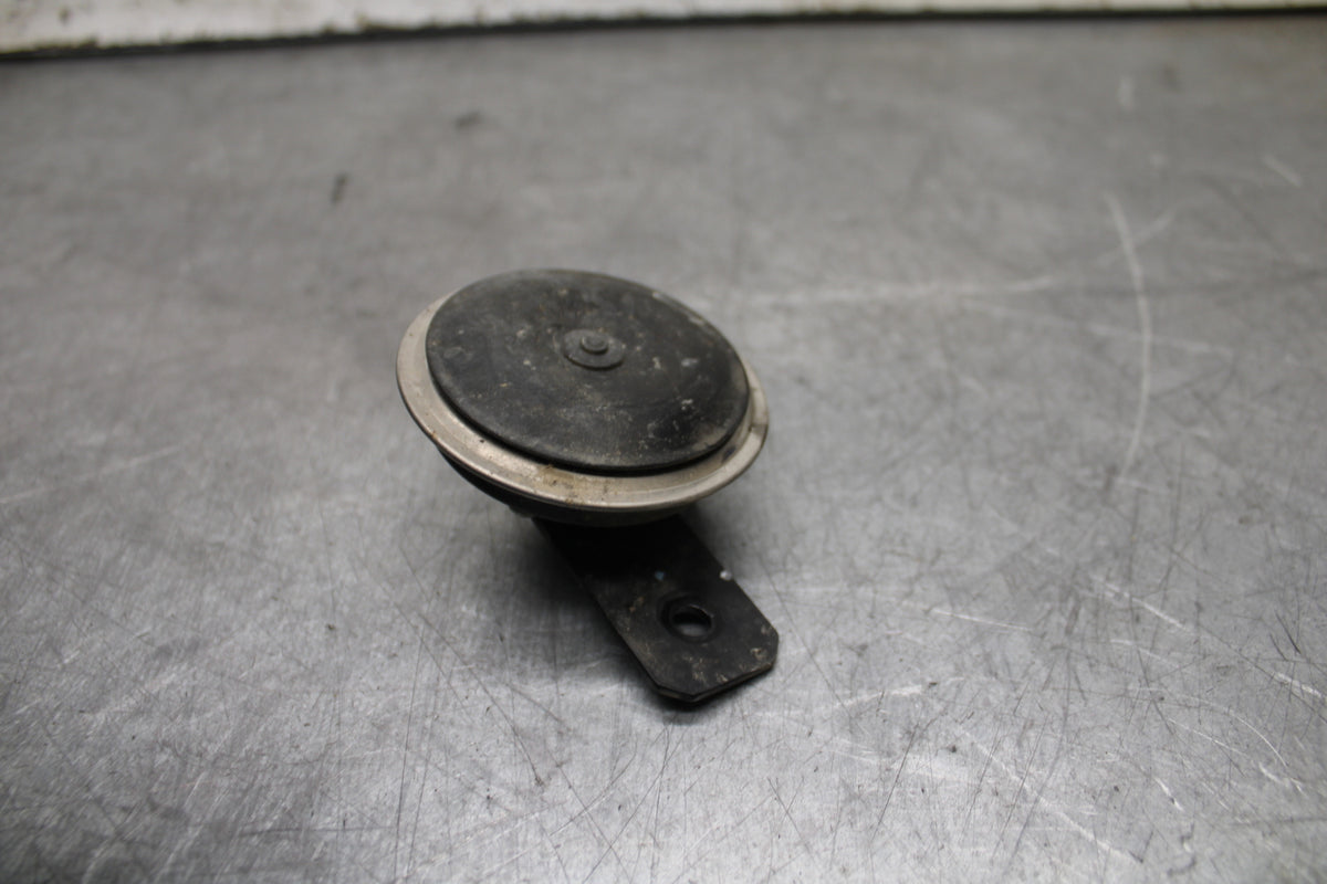 19-22 KAWASAKI Z400 HORN SIGNAL BB708