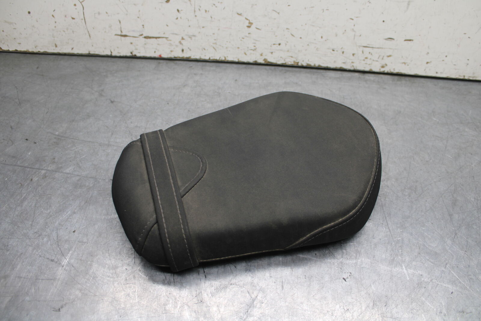17-24 YAMAHA BOLT XVS950 REAR BACK PASSENGER SEAT BB729