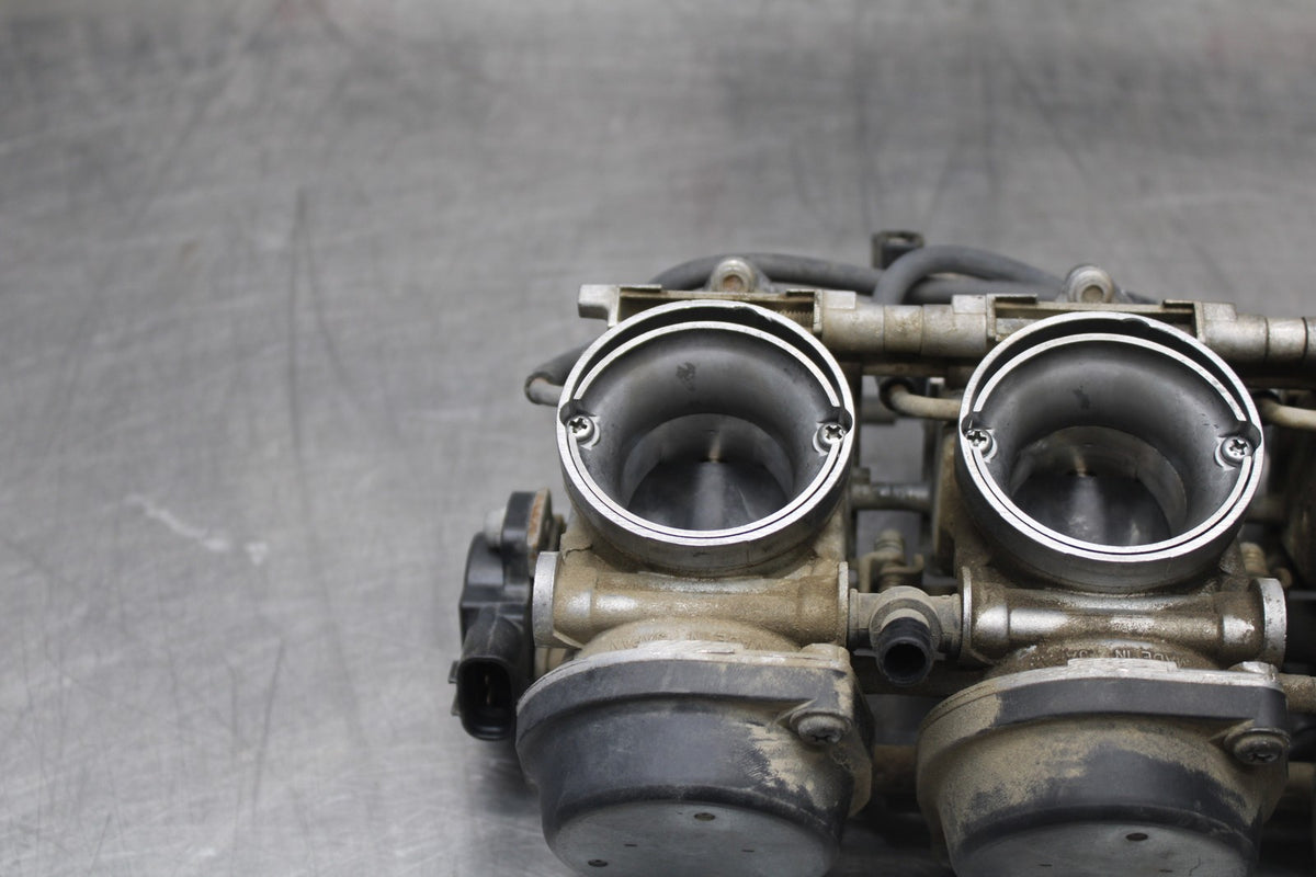 97-00 SUZUKI GSXR600 SRAD CARBS CARBURETORS BB921