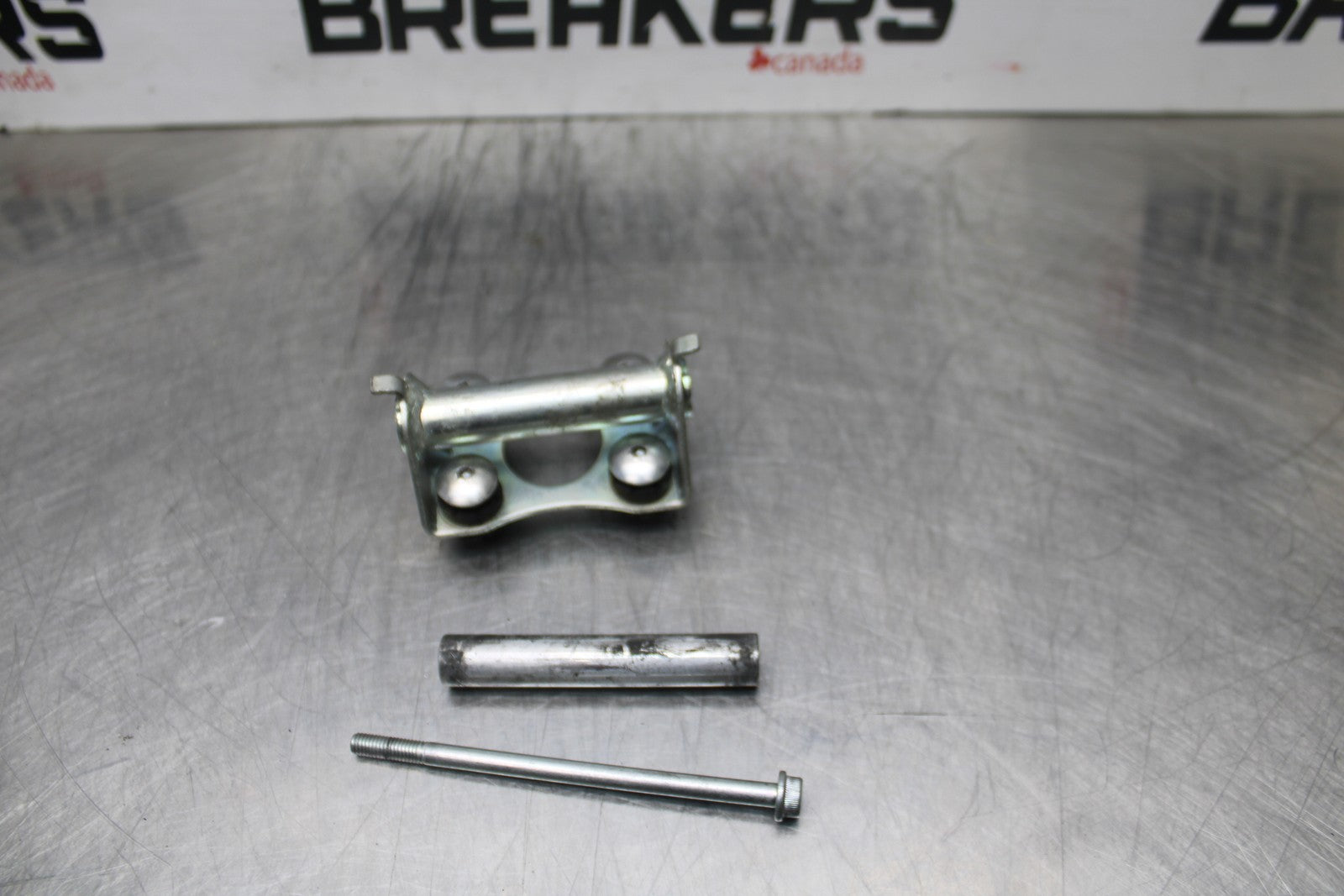 07 SUZUKI GSXR1000 GAS TANK FUEL CELL PETROL RESERVOIR BRACKET MOUNT BB770