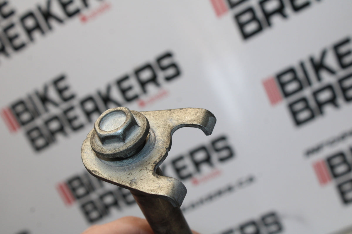04-09 SUZUKI GS500F REAR AXLE BACK WHEEL RIM PIVOT BOLT AXEL BB165