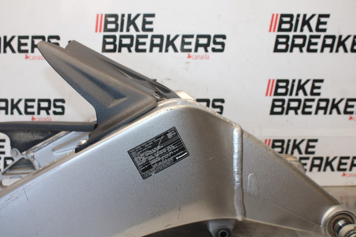 22 KAWASAKI NINJA ZX6R ZX636 ABS 40TH ANNIVERSARY REAR BACK SWINGARM BB911