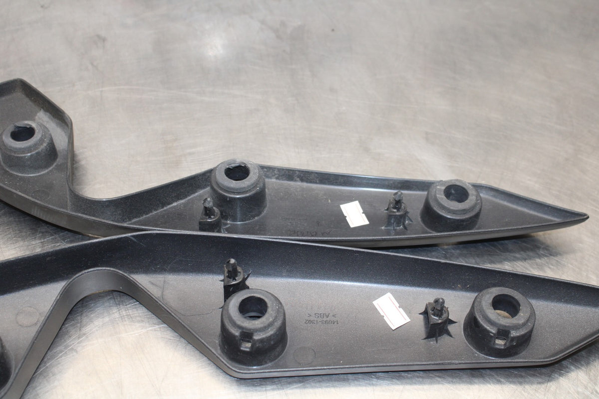 24-25 KAWASAKI ELIMINATOR 450 REAR STRUT FRAME COVER BB869