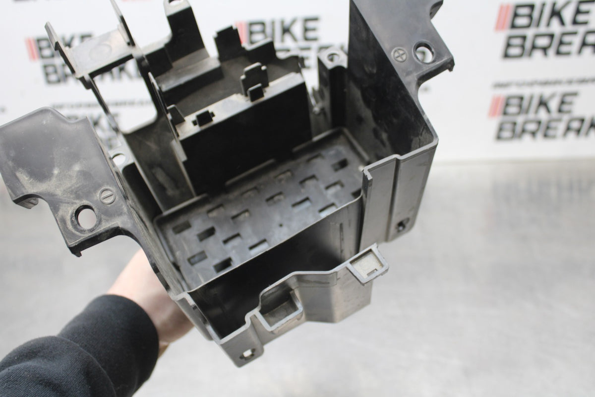 17-24 SUZUKI SV650 REAR BACK TAIL UNDERTAIL BATTERY TRAY PLASTIC BB829