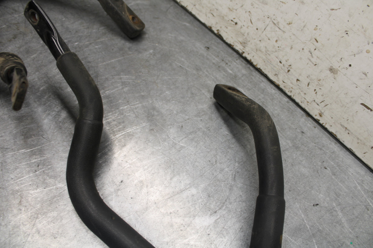 05-06 YAMAHA ROYAL STAR PASSENGER REAR SEAT GRAB BAR HANDLE SET BB697