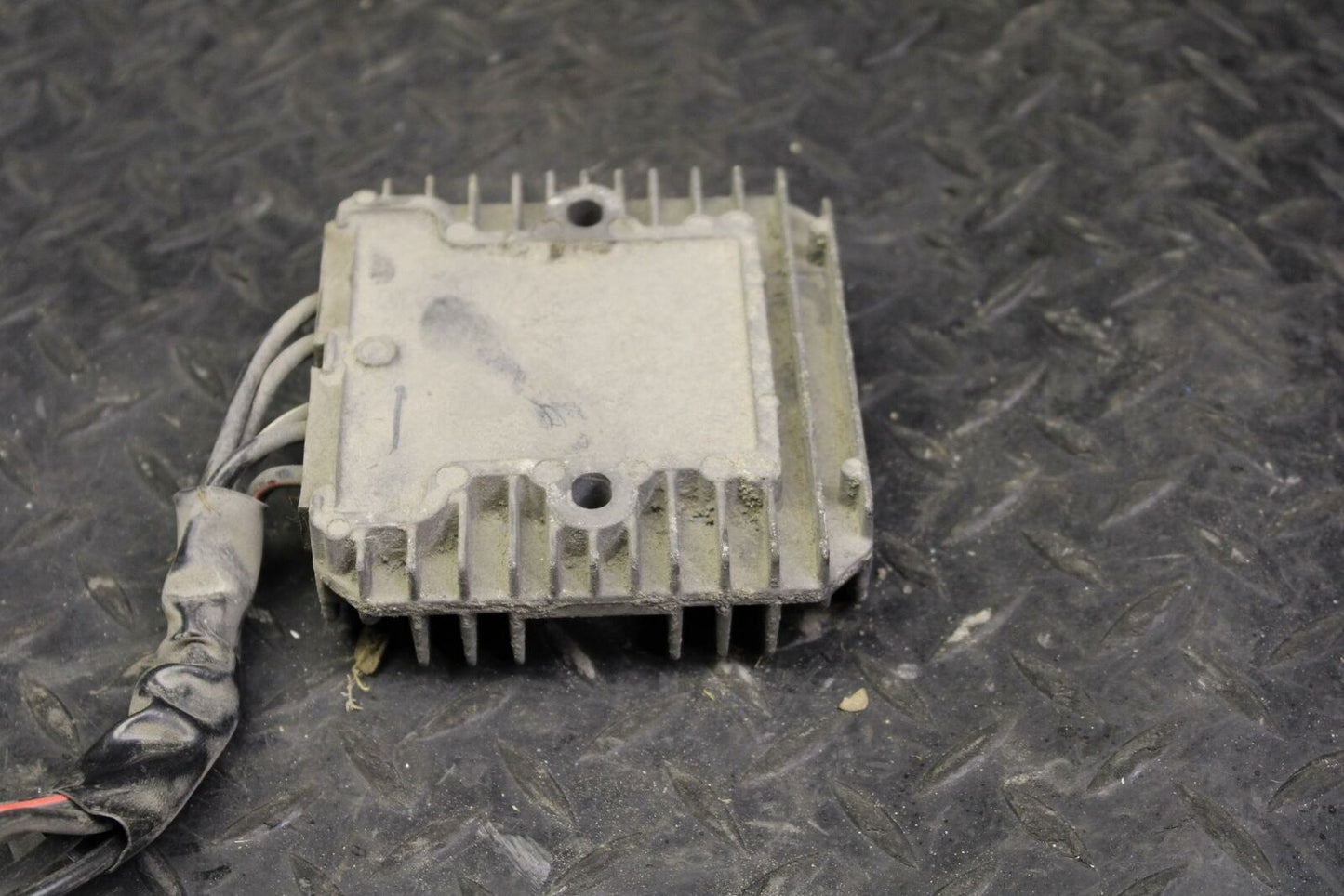07 SUZUKI BURGMAN 650 RECTIFIER VOLTAGE REGULATOR  BB183