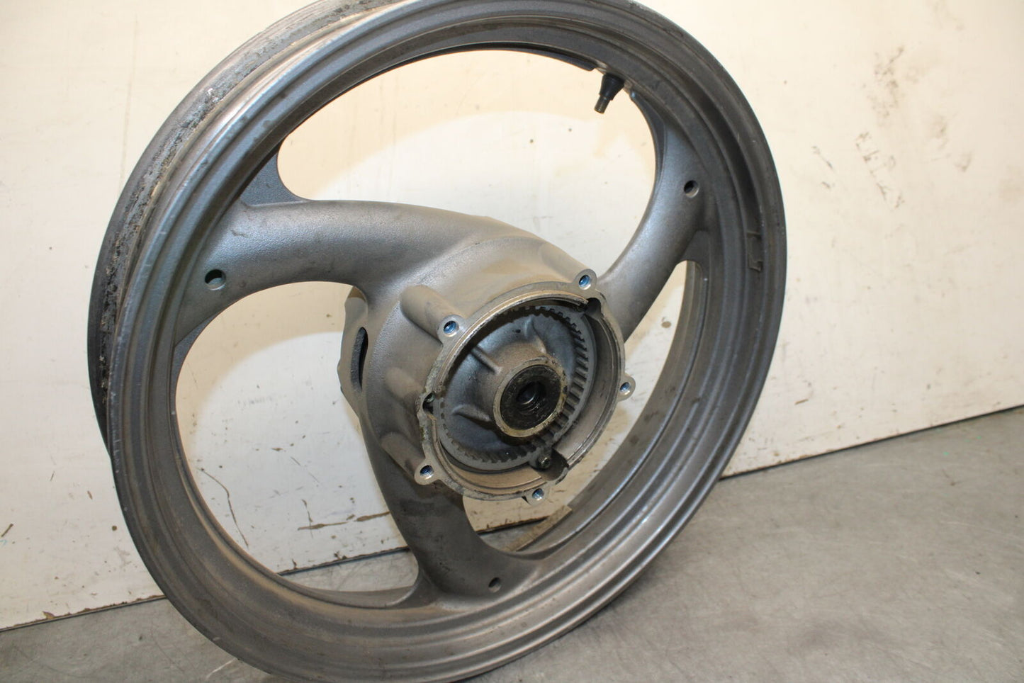 86-89 YAMAHA FJ1200 REAR WHEEL BACK RIM BB18