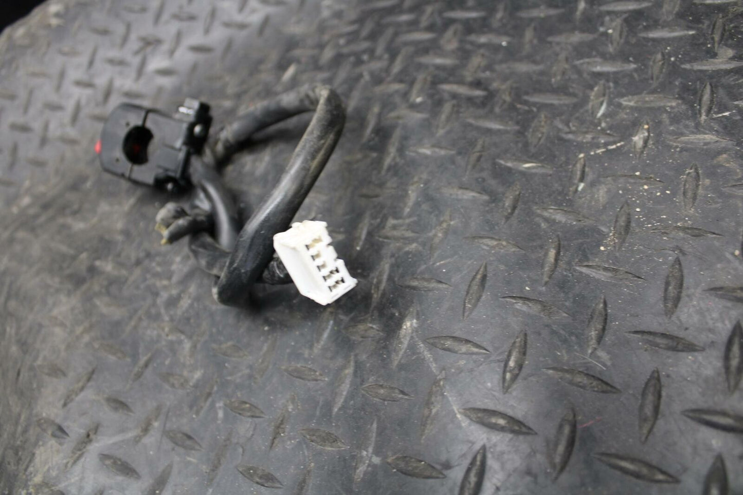10-11 HONDA CBR1000RR RIGHT CLIP ON HANDLE KILL OFF START SWITCH SWITCHES BB228