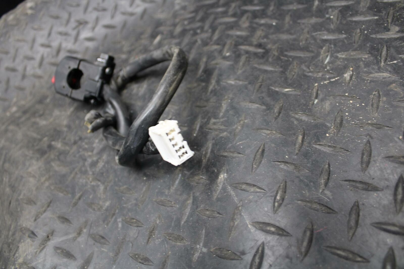 10-11 HONDA CBR1000RR RIGHT CLIP ON HANDLE KILL OFF START SWITCH SWITCHES BB228