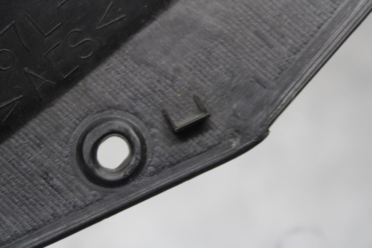 2007 Yamaha YZF R6 LEFT FRONT DUCT COVER PANEL COWL BB80