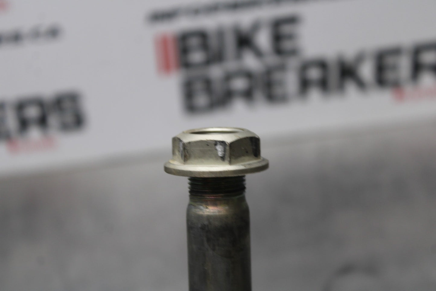 11-22 SUZUKI GSXR 600  FRONT WHEEL RIM AXLE PIVOT BOLT BB193