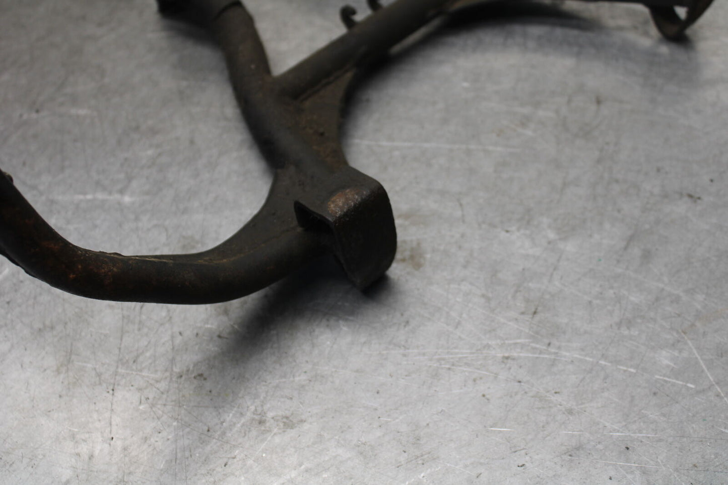 85-86 SUZUKI MADURA 1200 CENTER MAIN STAND  BB691
