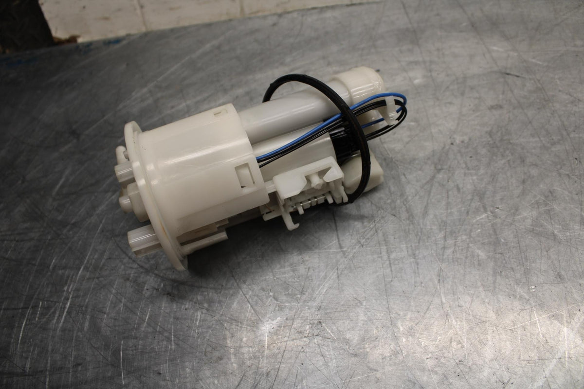 07-08 YAMAHA YZF R1 FUEL PUMP GAS PETROL SENDER UNIT 4C8-13907-01-00 BB483