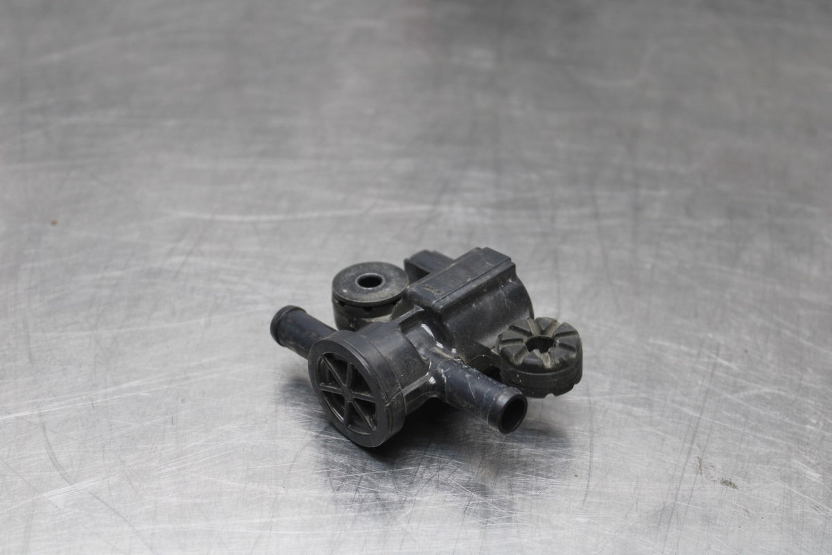 18 HONDA CB500F AIR VALVE SOLENOID TOP ENGINE SWITCH SENSOR BB861