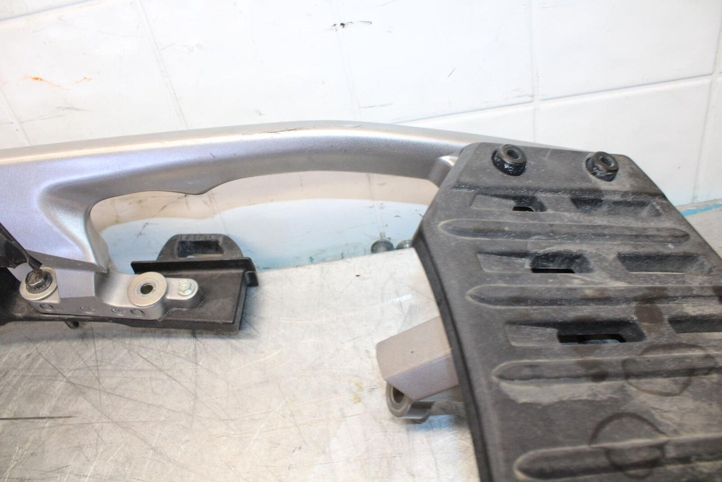 07-08 KAWASAKI CONCOURS 1400 ABS REAR RACK BACK GRAB BB449