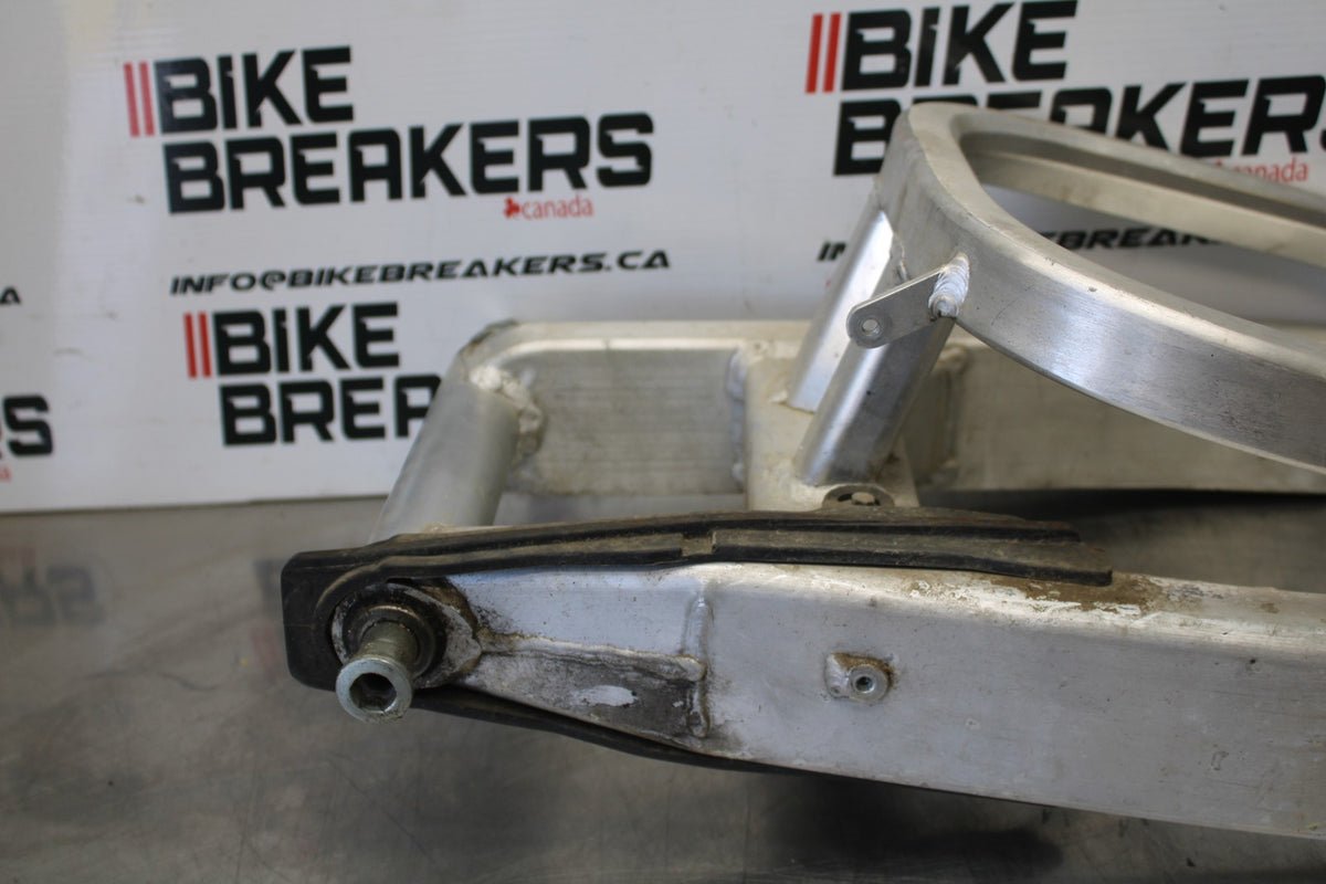 01 HONDA CBR900RR REAR SWINGARM BACK SUSPENSION SWING ARM BB00