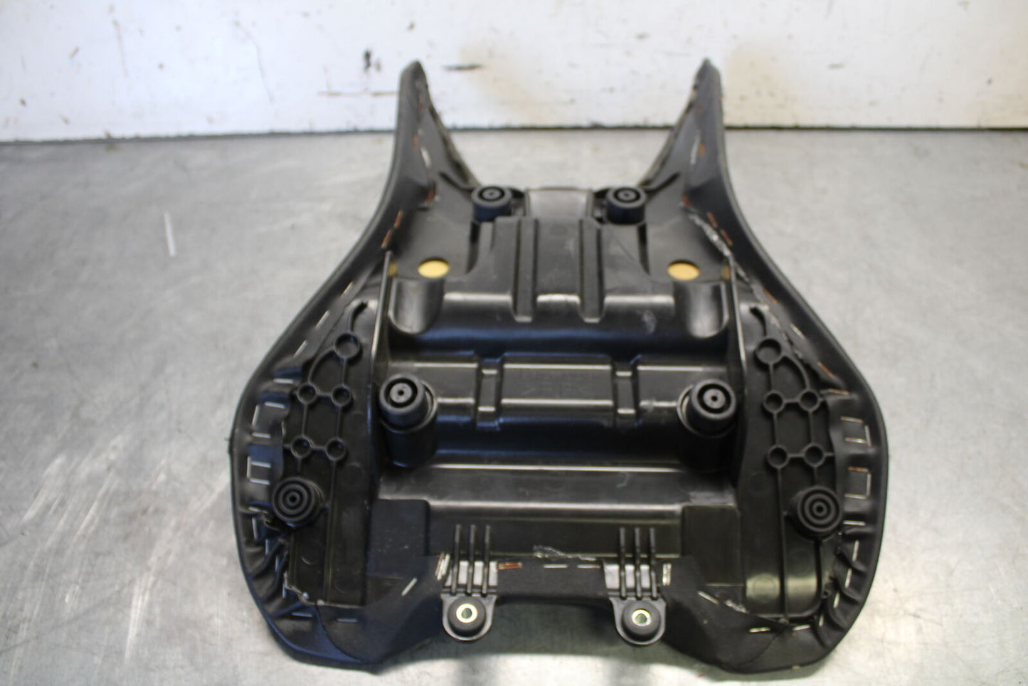 21-24 YAMAHA MT-07 FRONT DRIVERS SEAT PAD SADDLE PILLION BB662
