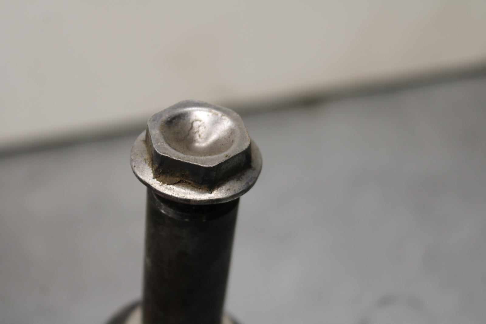 13-18 KAWASAKI NINJA ZX6R FRONT WHEEL RIM AXLE PIVOT BOLT BB118