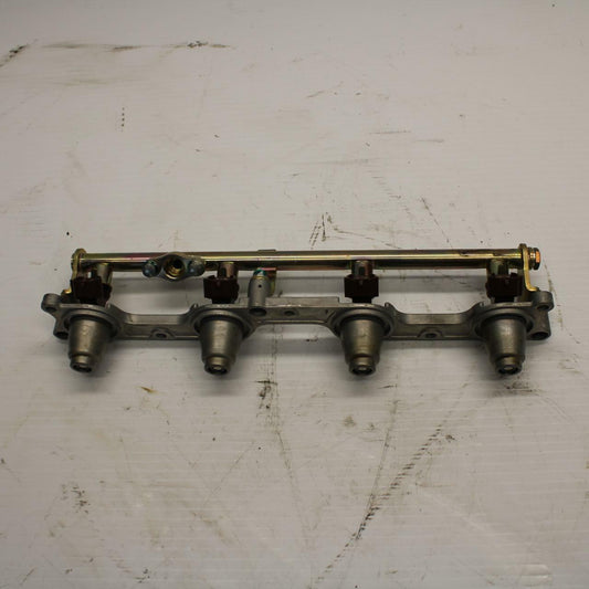 04-05 HONDA CBR1000RR SECONDARY FUEL INJECTORS TOP AIRBOX GAS RAIL BB242