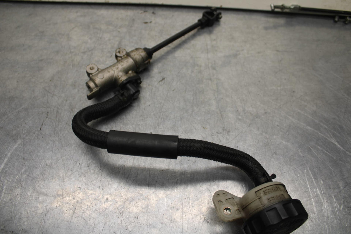 2001 Honda ST1100 REAR BACK BRAKE MASTER CYLINDER W RESERVOIR BB89