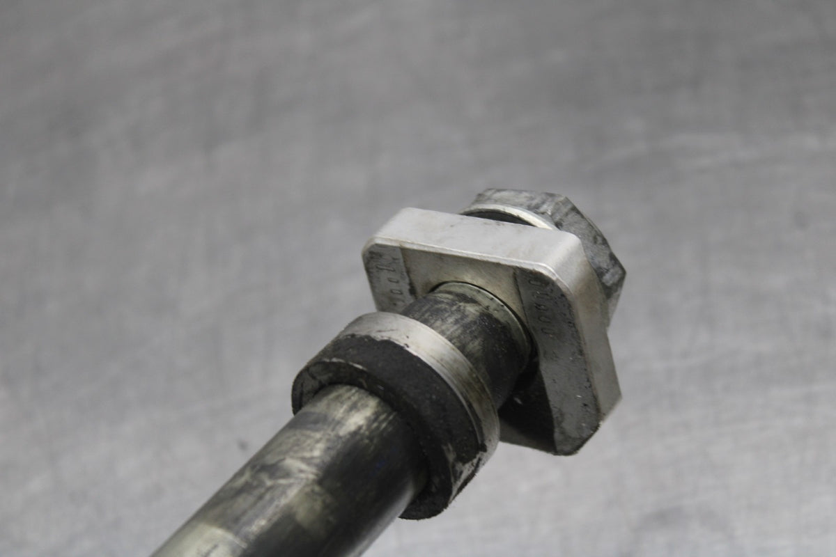 08-10 SUZUKI GSXR 600 REAR AXLE BACK WHEEL RIM PIVOT BOLT AXEL BB202