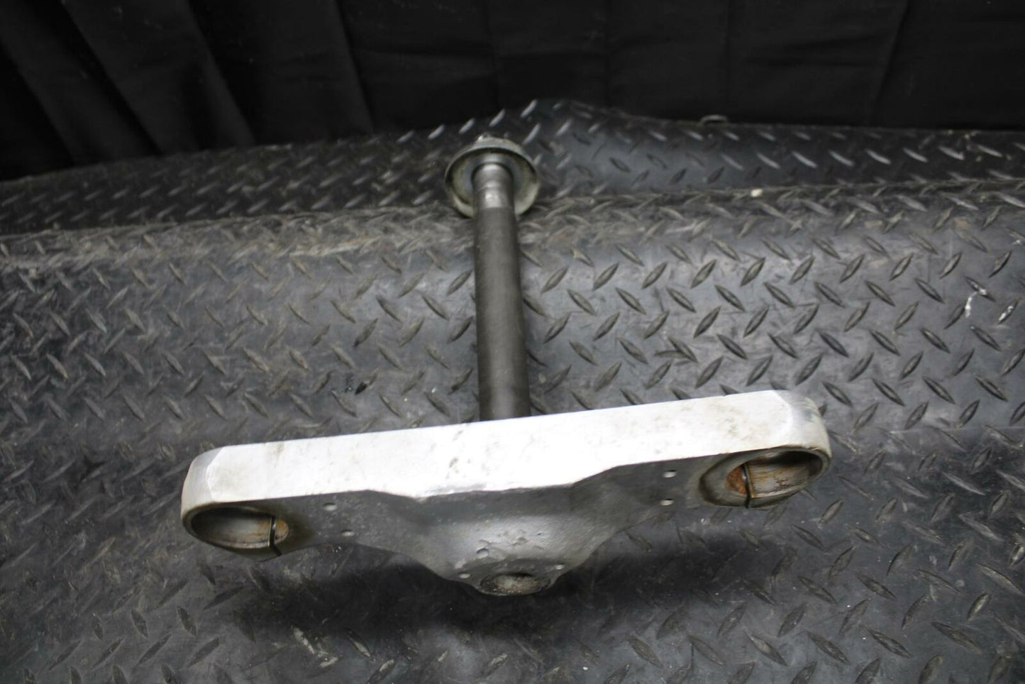 03-05 HONDA SHADOW CLASSIC 750 FRONT FORKS CLAMP LOWER TRIPLE TREE STEM BB229