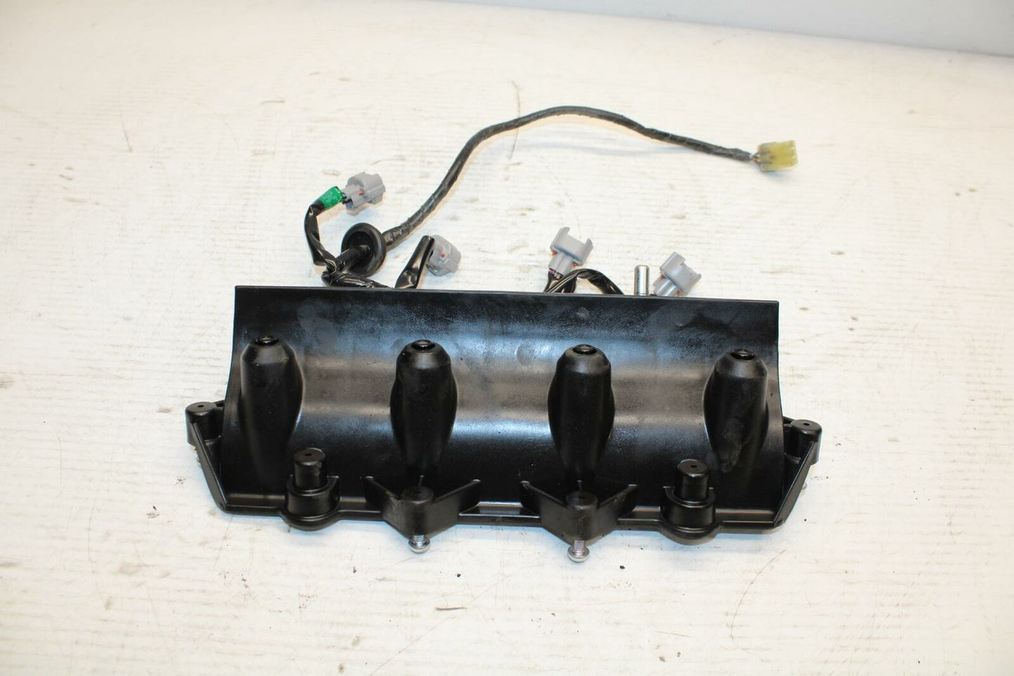 07 YAMAHA YZF R6 2c0 SECONDARY FUEL INJECTORS TOP AIRBOX GAS RAIL BB297
