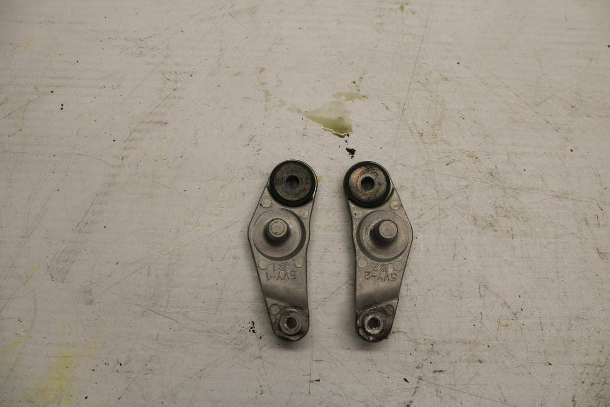06 YAMAHA YZF R1 FRONT GAS TANK BRACKET MOUNT BB282