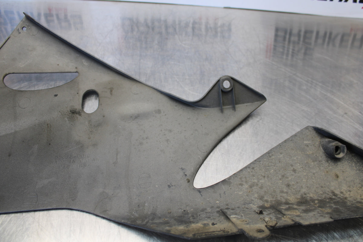 04-05 KAWASAKI NINJA ZX10R RIGHT LOWER BOTTOM BELLY SIDE FAIRING COWL  BB163