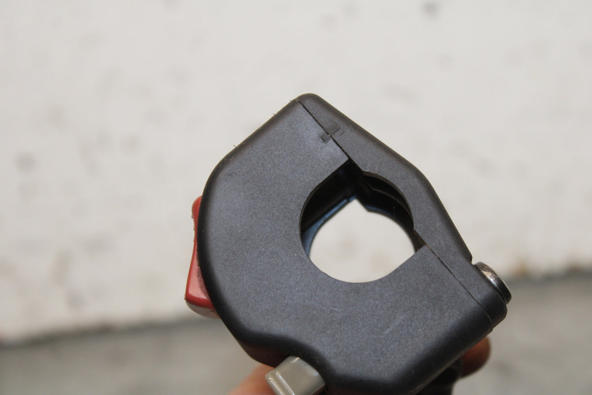 24-25 KAWASAKI NINJA ZX6R RIGHT CLIP ON HANDLE KILL OFF START SWITCH  BB726