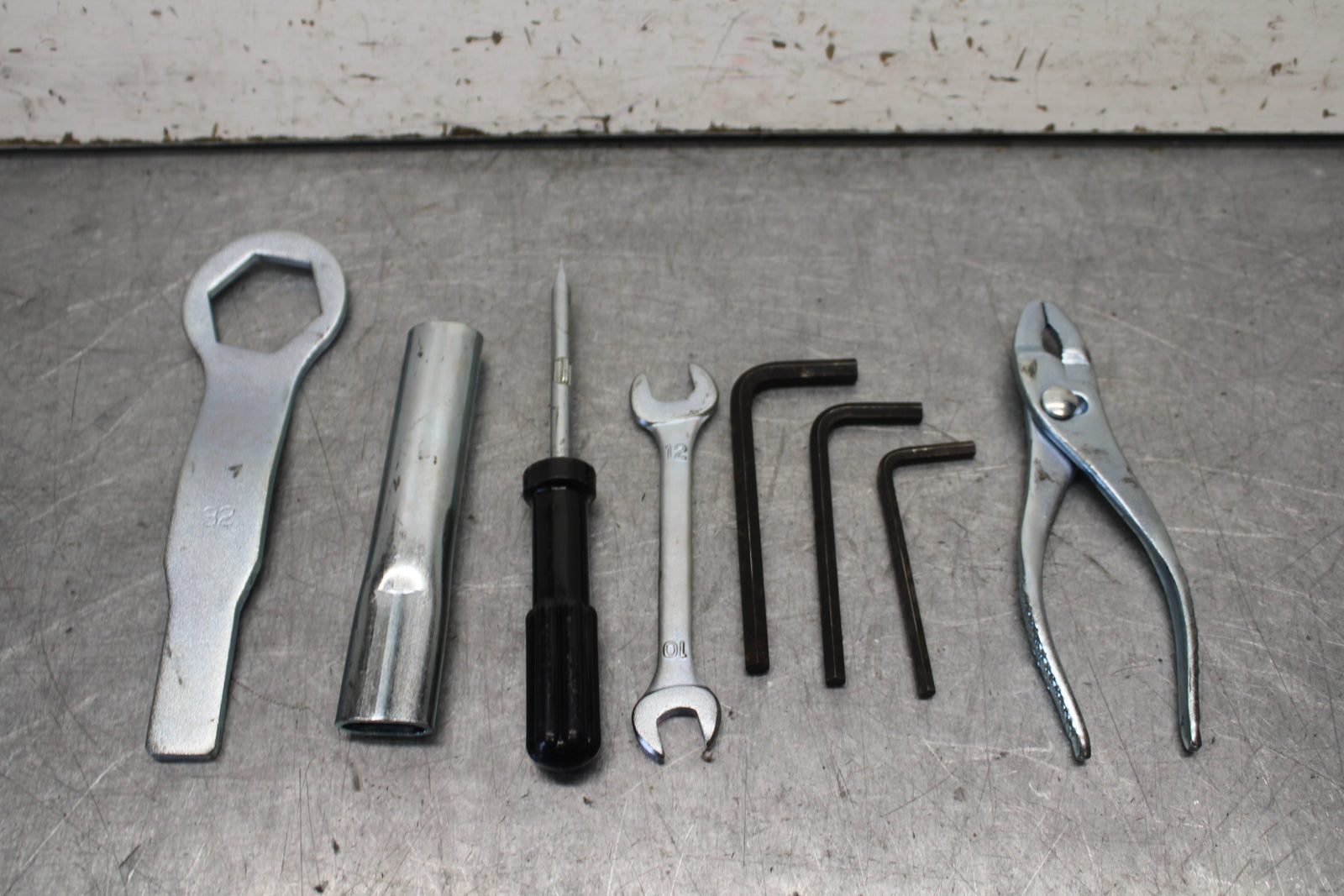 16 KAWASAKI NINJA ZX10R STOCK TOOLS OEM TOOL BAG KIT SET 56007-0141 BB650