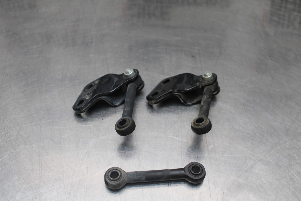 09 HARLEY-DAVIDSON SPORTSTER 1200 XL1200C ENGINE MOUNT MOTOR BRACKET BB776