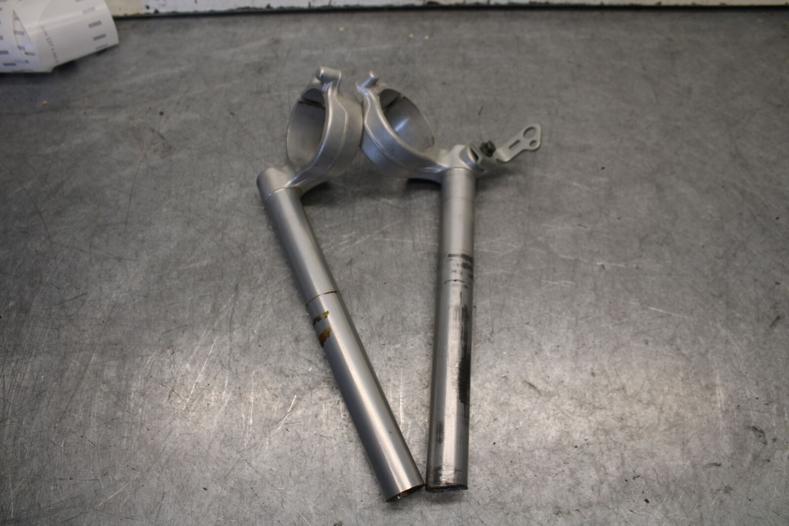 05-06 SUZUKI GSXR1000 LEFT RIGHT CLIP ON HANDLEBARS PAIR SET 56111-41G00 BB663