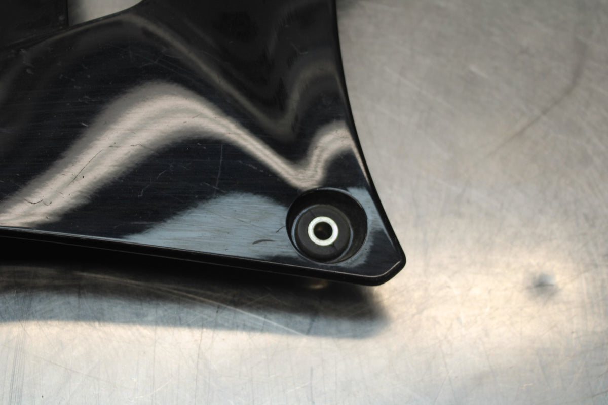 22-25 YAMAHA YZF R7 LOWER FRONT UPPER INNER HEADLIGHT COWL FAIRING BB00