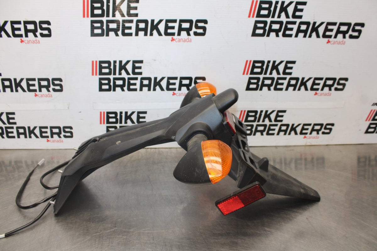 23 YAMAHA YZF R3 REAR BACK FENDER MUD GUARD BB003-B