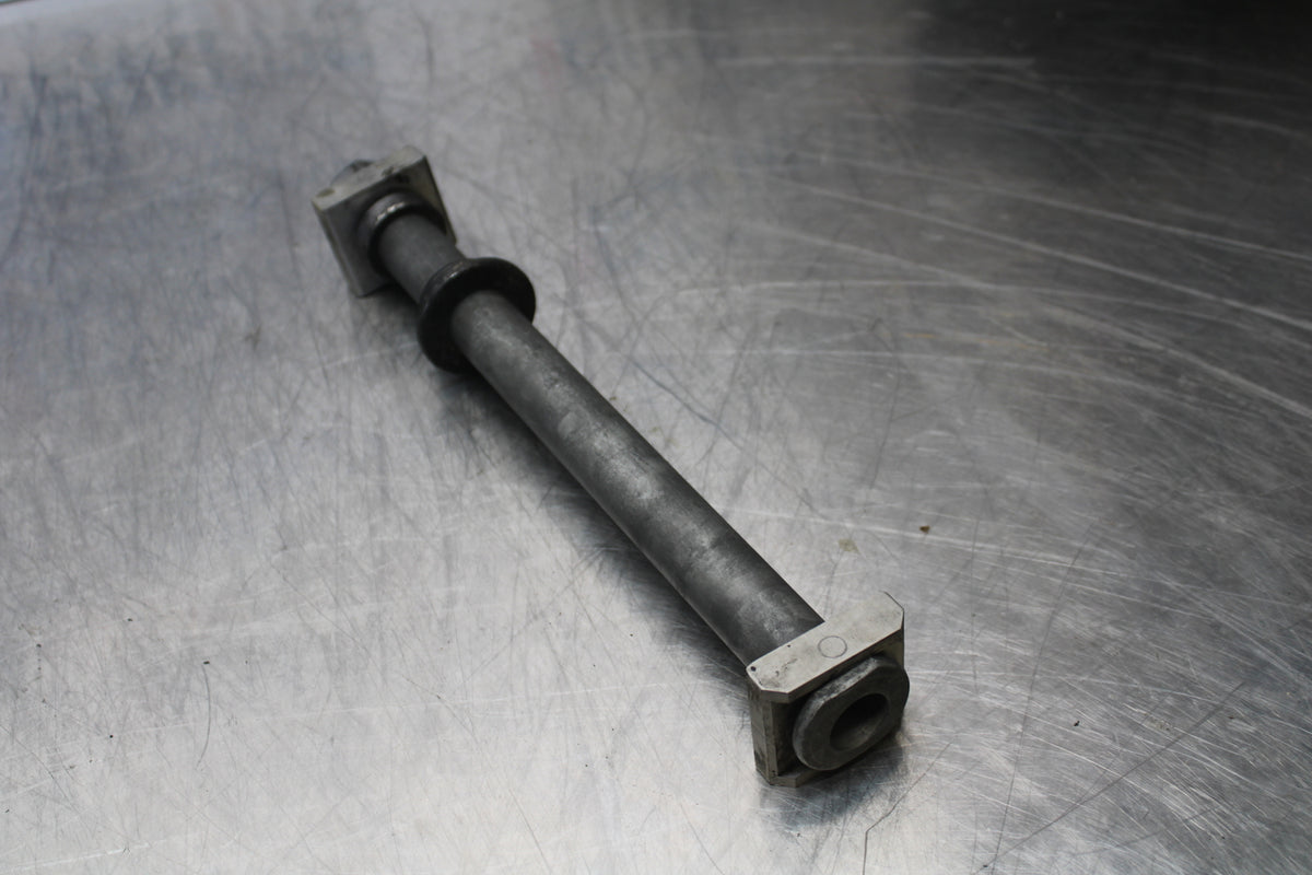 12-16 HONDA CBR1000RR REAR AXLE BACK WHEEL RIM PIVOT BOLT AXEL BB157