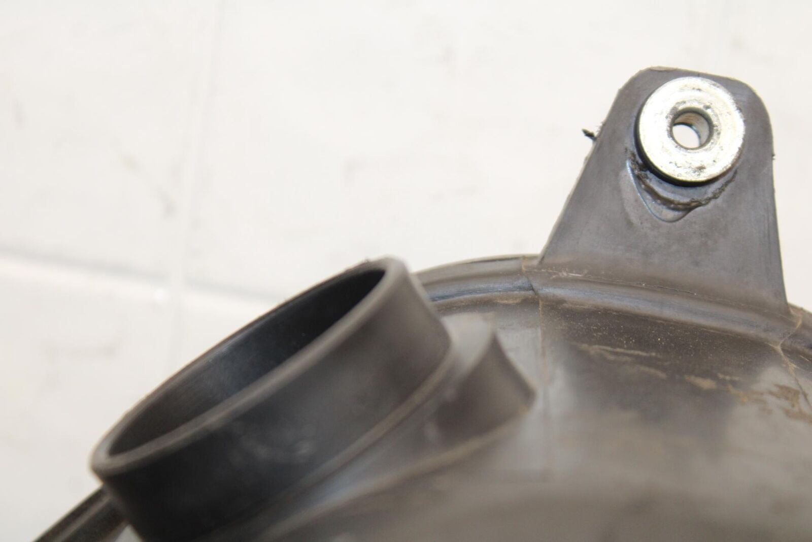 05 YAMAHA YZF R6S AIRBOX AIR INTAKE FILTER BOX BB600