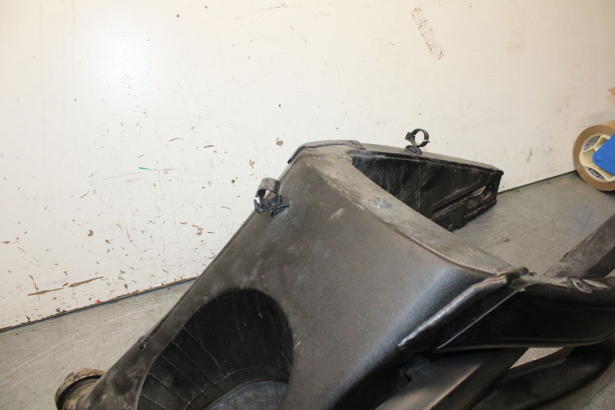 06 YAMAHA YZF R6 REAR SWINGARM BACK SUSPENSION SWING ARM BB716