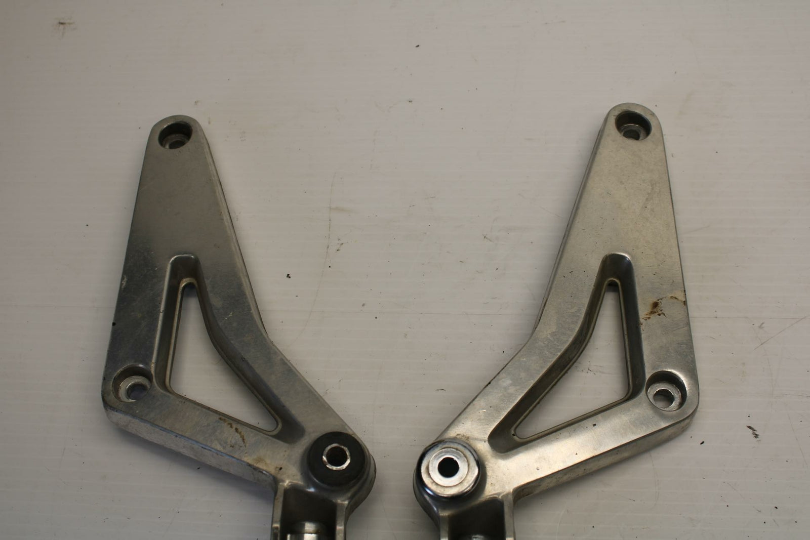 83-86 HONDA V65 MAGNA REAR PASSENGER FOOT STEP PEG BB236