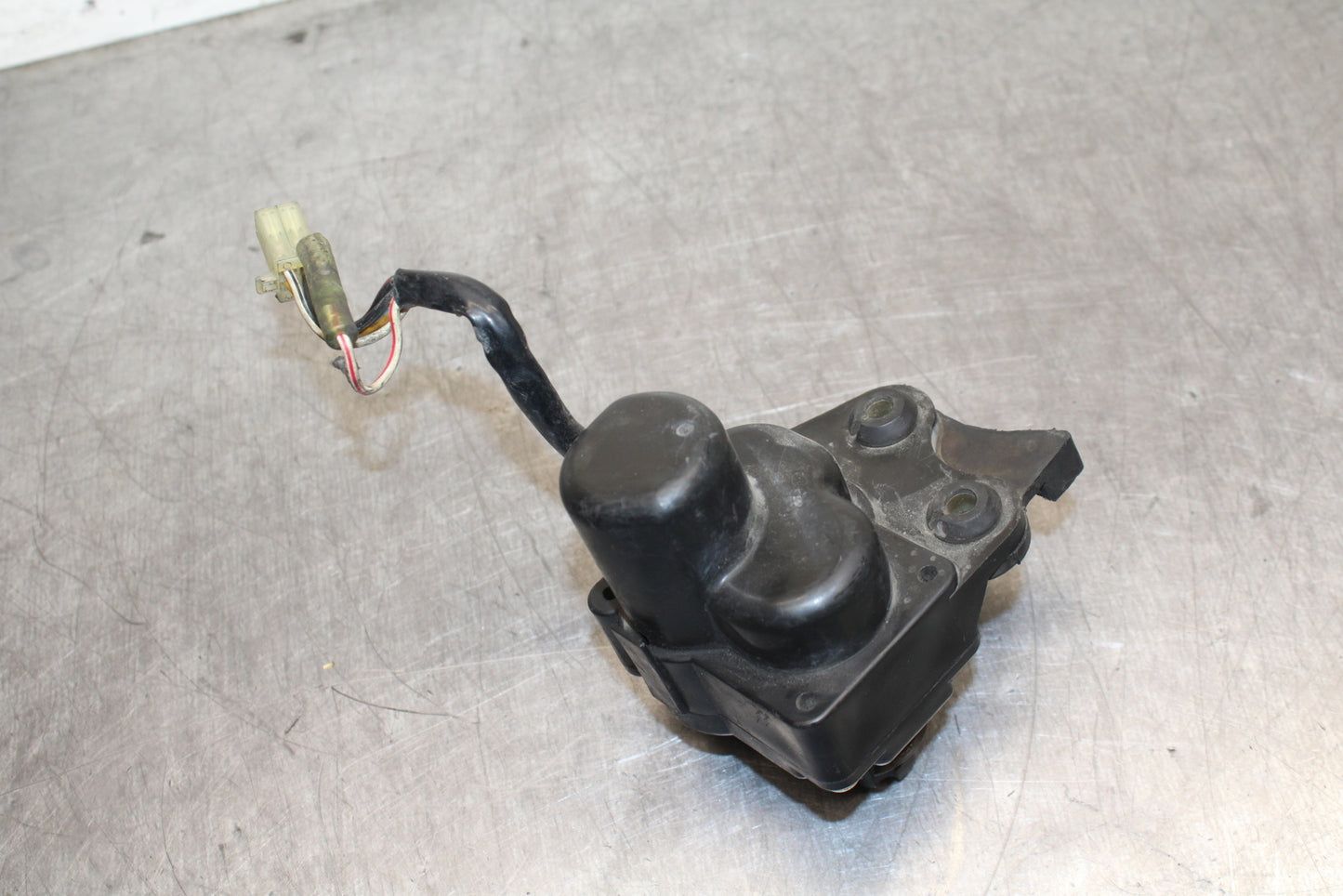 00-01 YAMAHA YZF R1 EXHAUST VALVE SERVO MOTOR BB755