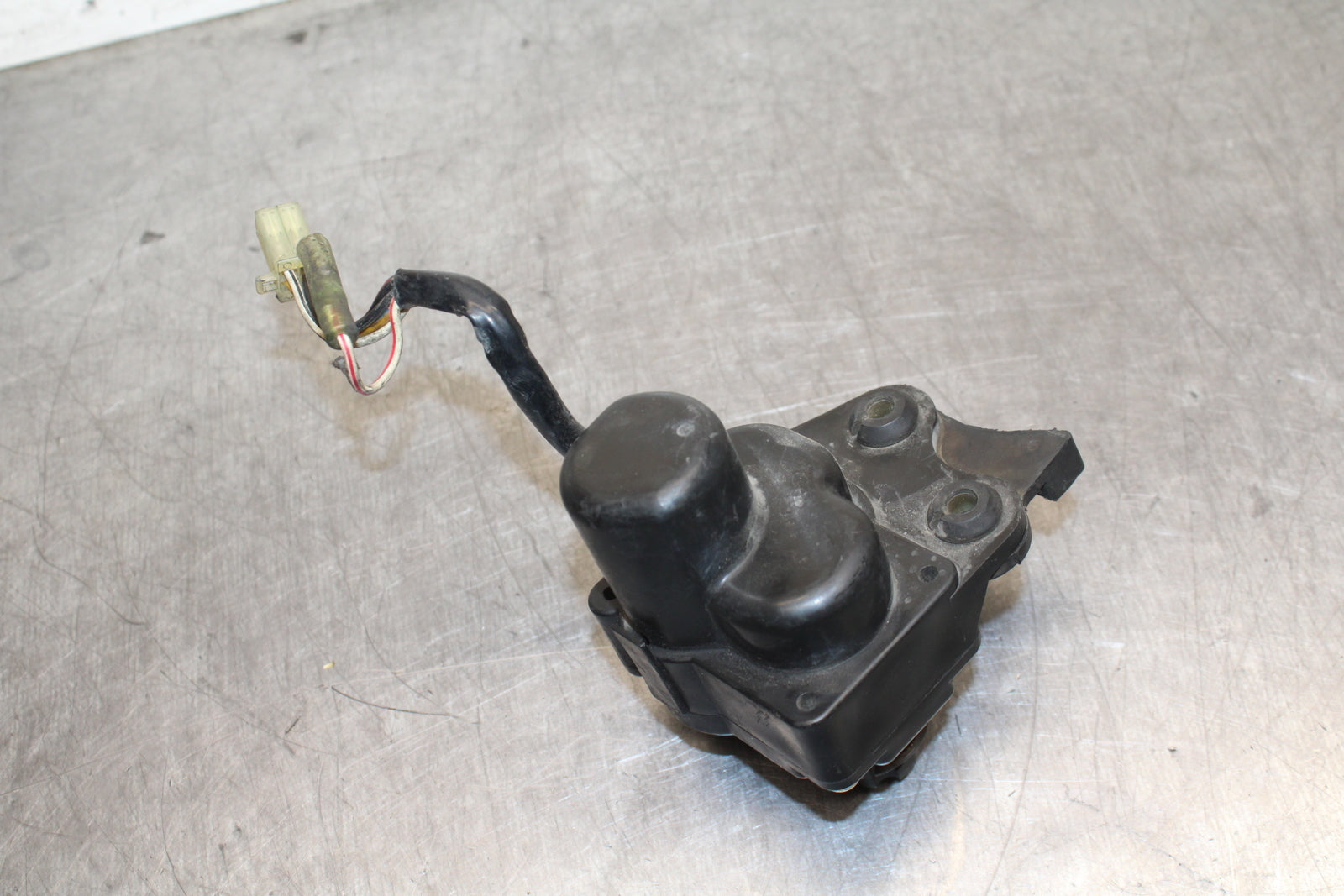 00-01 YAMAHA YZF R1 EXHAUST VALVE SERVO MOTOR BB755